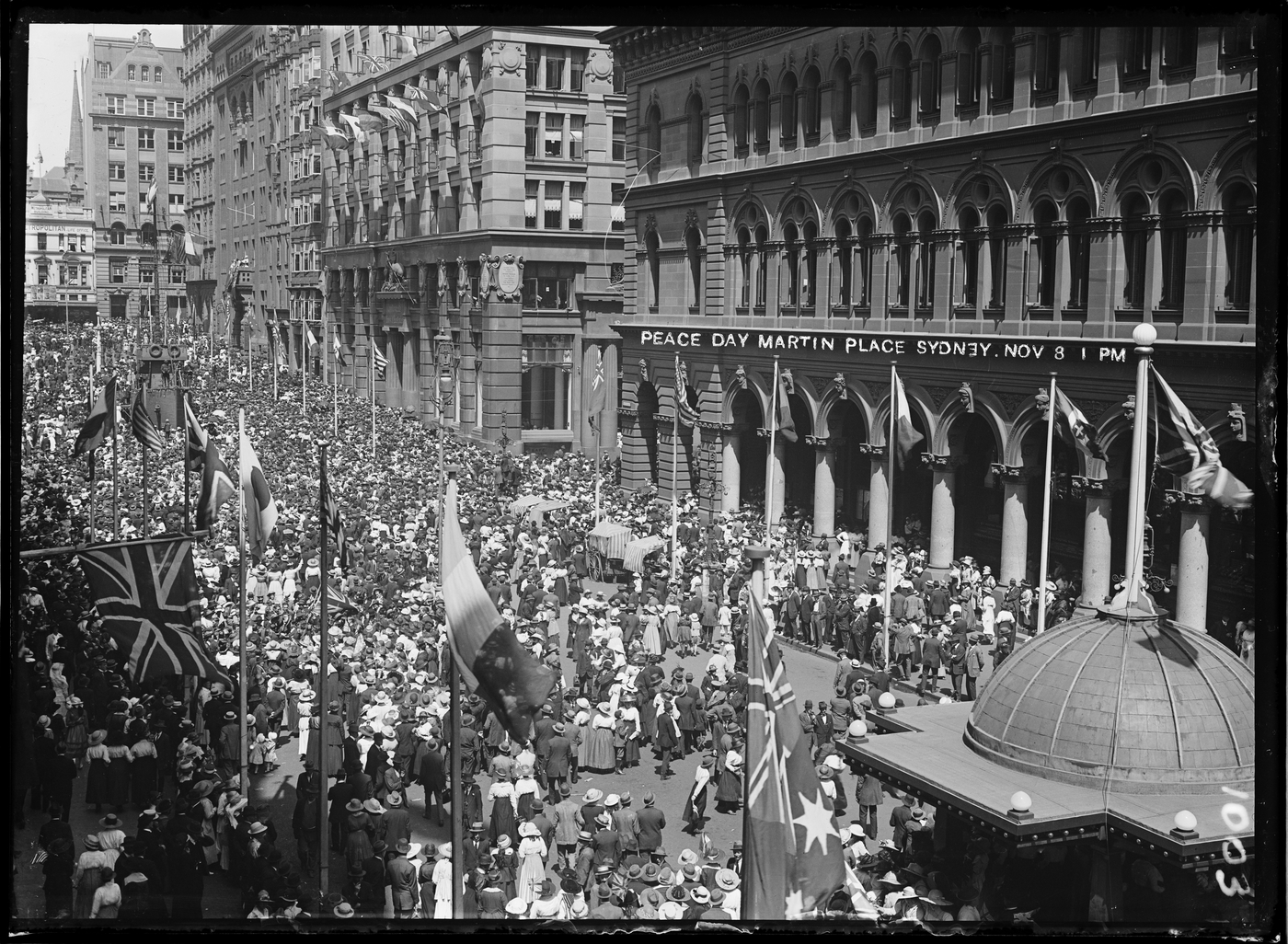 Series 14: Processions and events (Peace Day, Duke of York visit, Jack's Day, Eight Hour day, American Fleet visit), ca. 1916-1947 / photographed by Arthur Ernest Foster