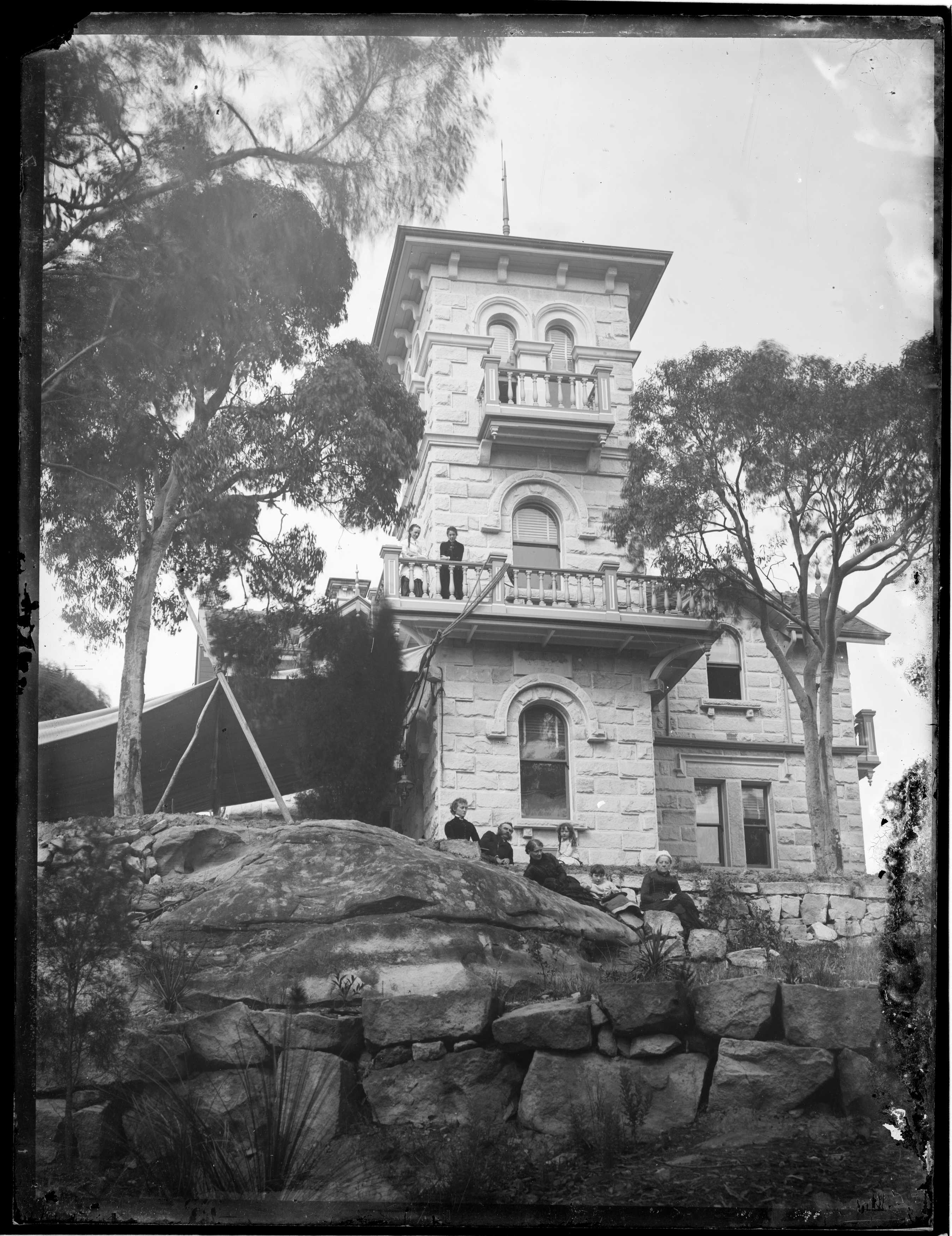 Warringah Lodge, North Cremorne, with Macpherson family group 