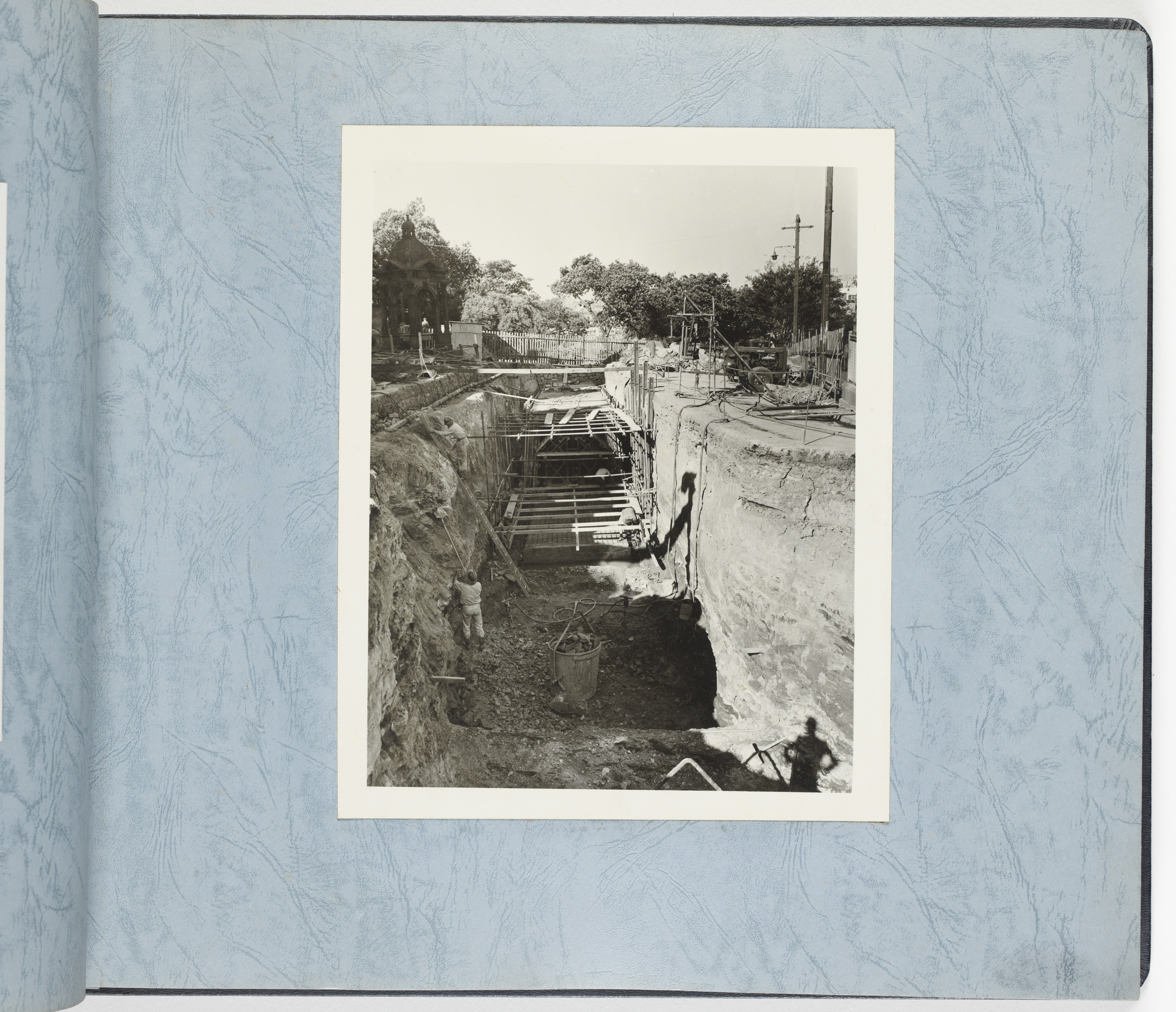 Presentation photographic album of the construction and opening of the Sydney Moving Footway, Sydney, 1961 / by Morison and Bearby Pty Ltd