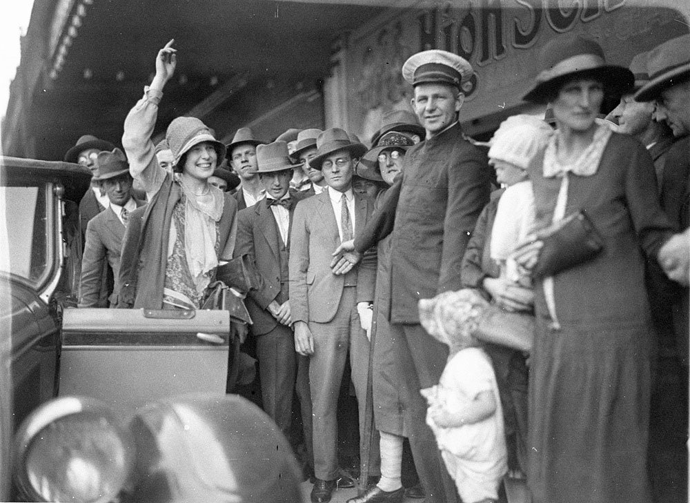 Miss Australia, 1927, by Sam Hood, Glass negative, DG ON4/6310